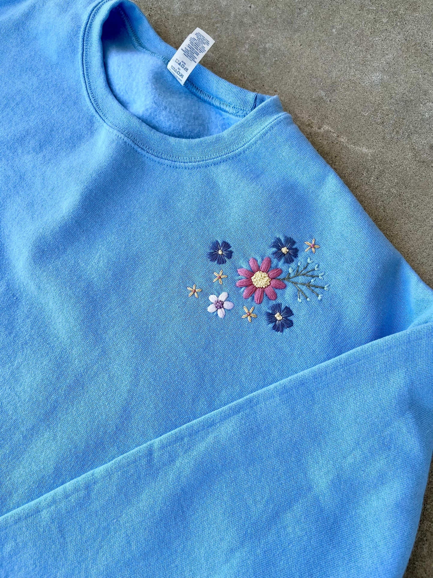 Embroidered Sweatshirt | L | Blue Embroidered Crewneck