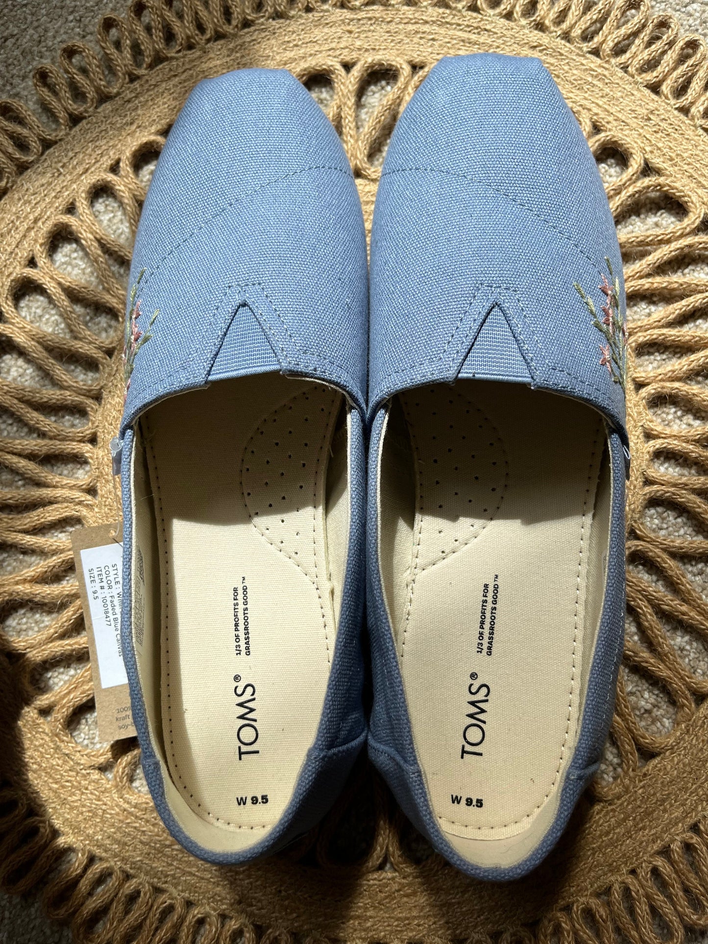 Embroidered TOMS | 9.5 Womens | Floral Shoes