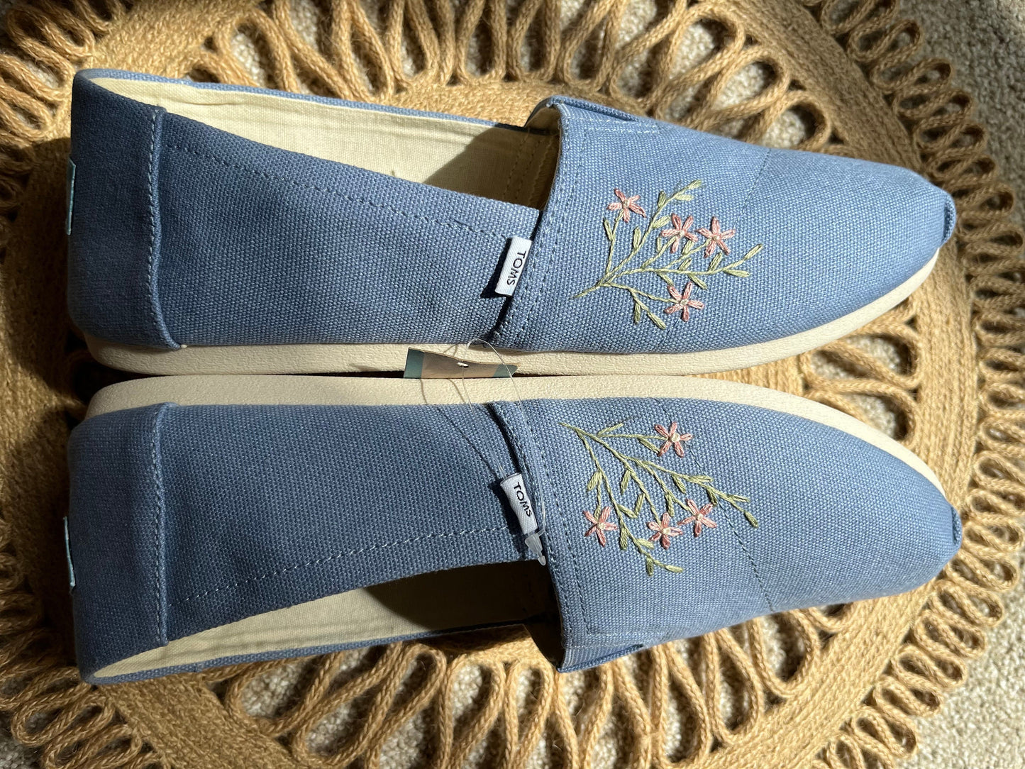 Embroidered TOMS | 9.5 Womens | Floral Shoes