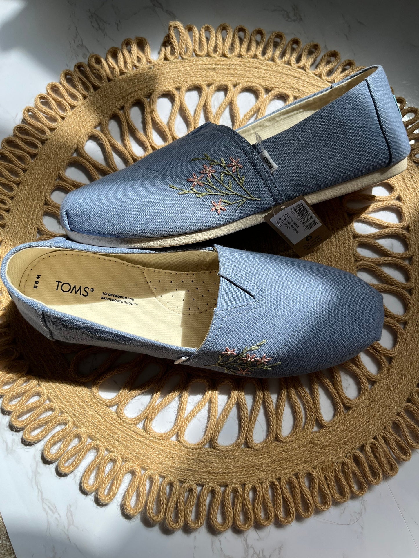 Embroidered TOMS | 9.5 Womens | Floral Shoes