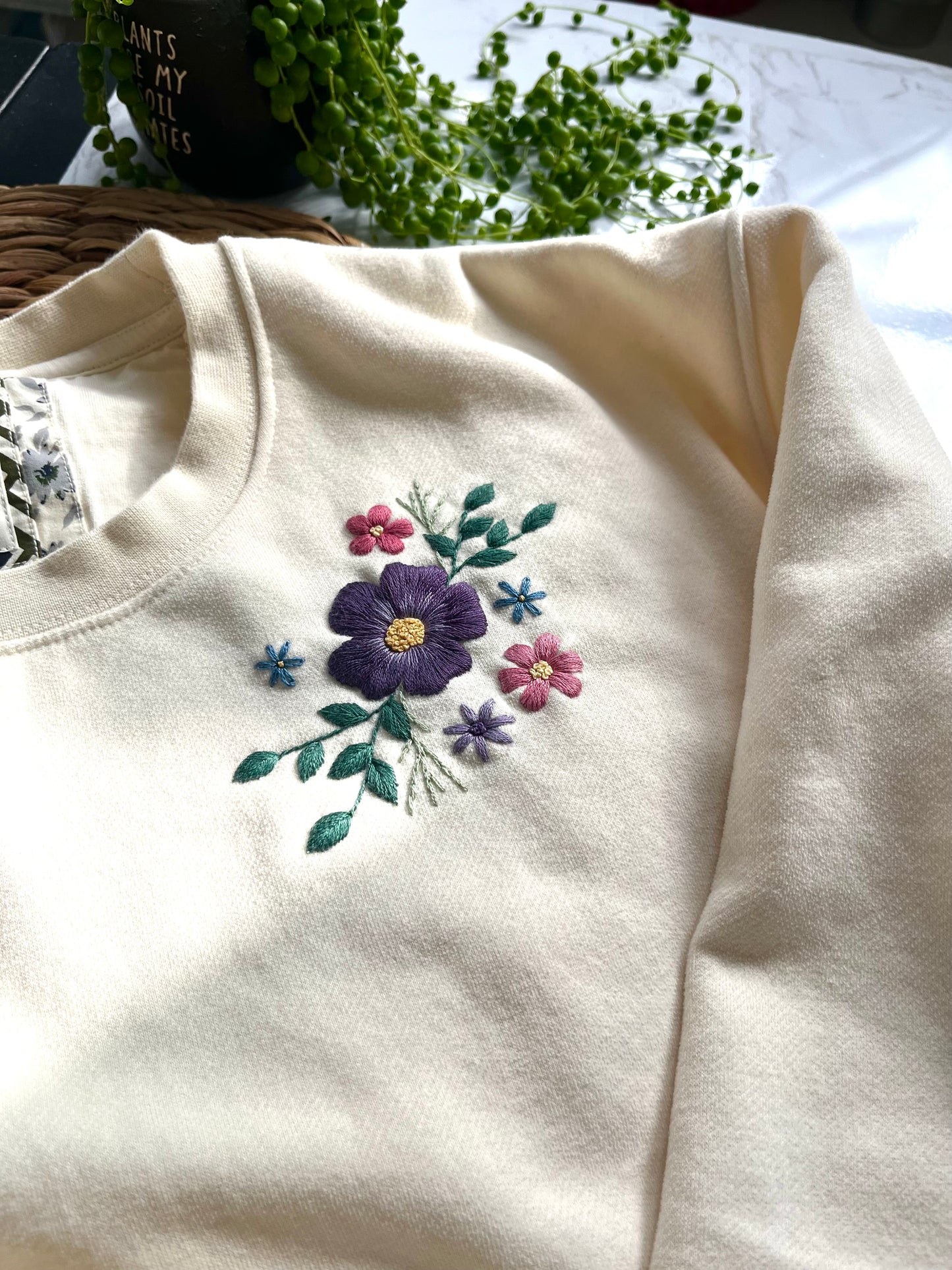 Embroidered Sweatshirt | L | Cream Embroidered Crewneck