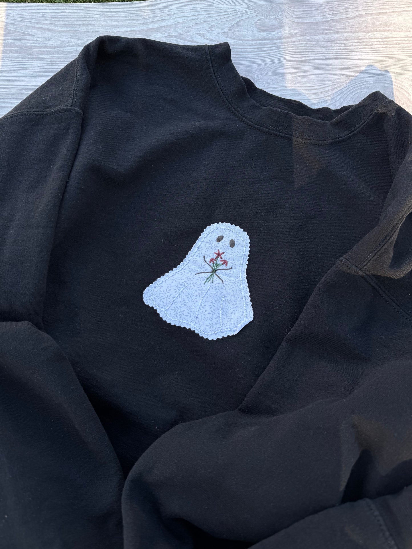 Ghost Appliqué Black Sweatshirt XL